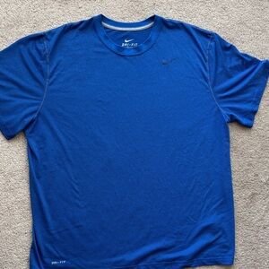 Nike dry fit Men's Short Sleeve Blue Tee. Size XXL. EUC